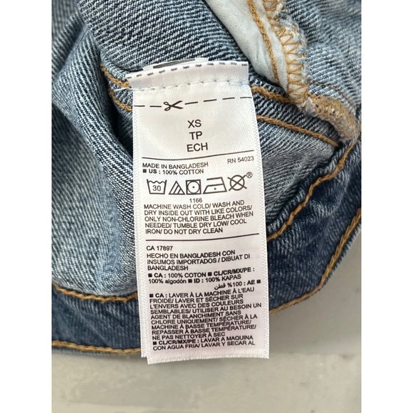 Old Navy Cropped Denim Jean Trucker Jacket Women XS Distressed Blue Chic Trendy - Picture 8 of 9